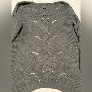 Women's Olive green knitted Sweater size small. Pink Rose